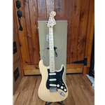 Fender 0147102307 Deluxe Stratocastor Electric Guitar