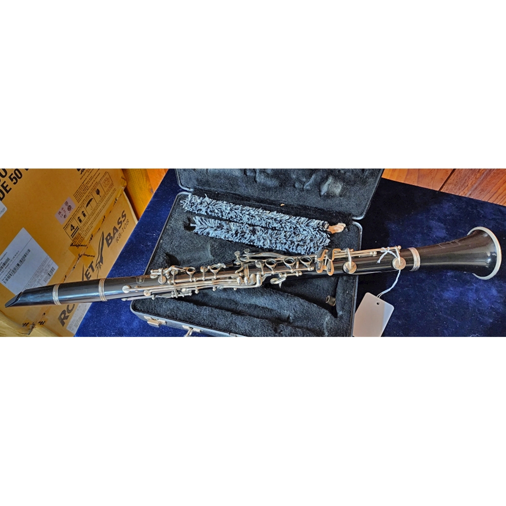 Bundy ISS1578 Bb Clarinet w/Case