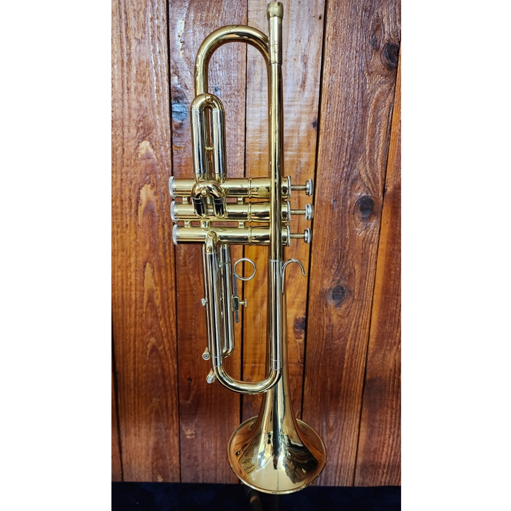 Olds NA10M Trumpet W/Case, 7c and 3c Mouthpieces